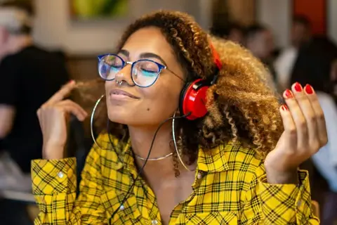 Auriculares con IA vendrán con audio "selectivo"