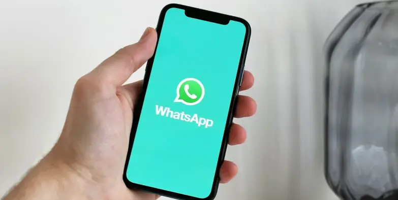WhatsApp ya permite crear stickers con IA WhatsApp ya permite crear stickers con IA